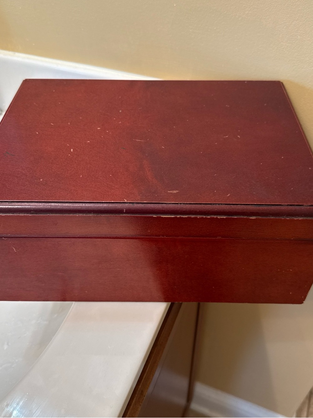 Classic Wooden humidor in Rich Cherry